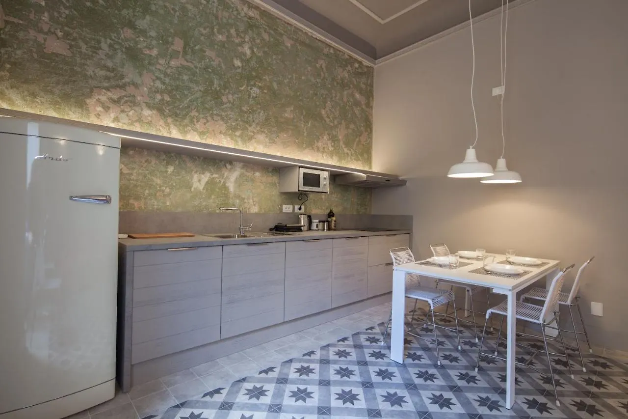 Casa222 - Stylish Apartment La Spezia Old Town - 5' Station To Cinque Terre