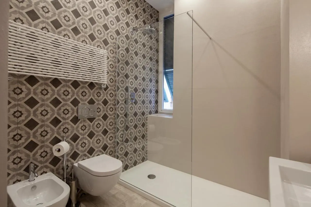 Casa222 - Stylish Apartment La Spezia Old Town - 5' Station To Cinque Terre