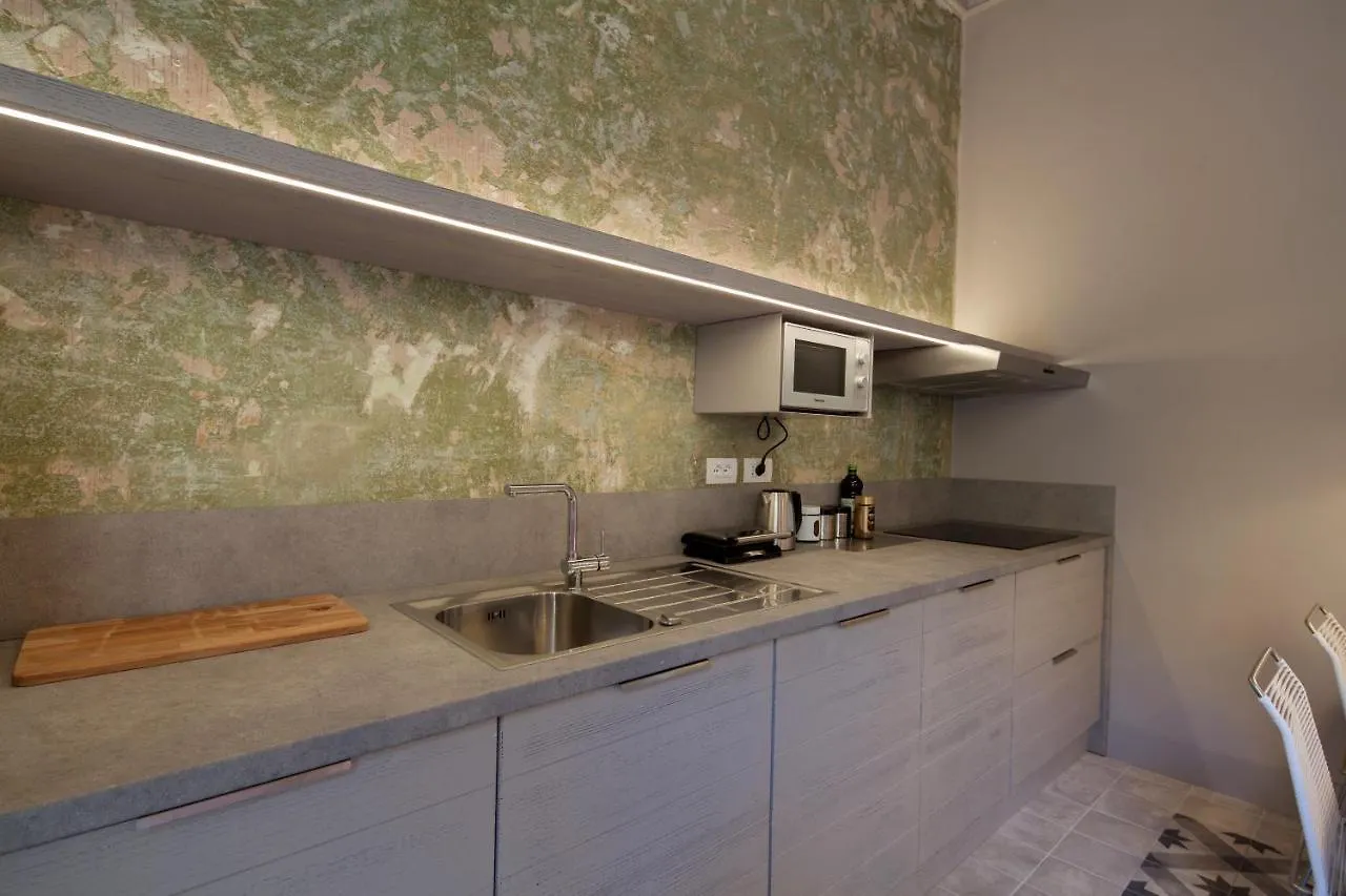 Casa222 - Stylish Apartment La Spezia Old Town - 5' Station To Cinque Terre 0*,