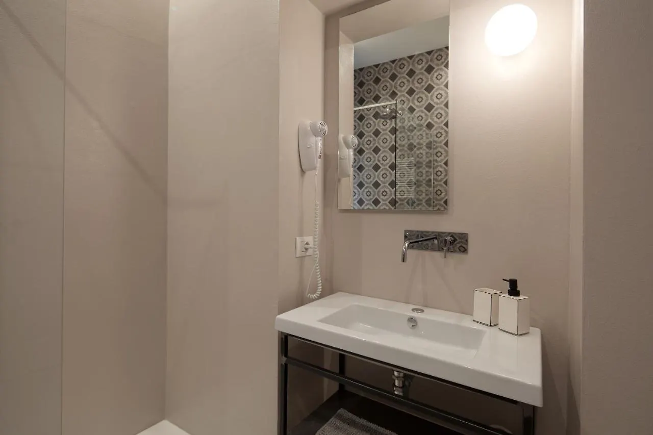 Casa222 - Stylish Apartment La Spezia Old Town - 5' Station To Cinque Terre