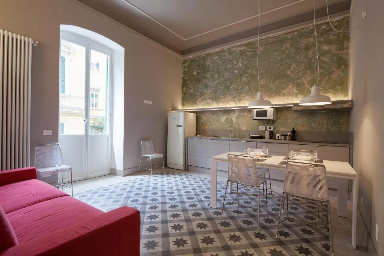 Casa222 - Stylish Apartment La Spezia Old Town - 5' Station To Cinque Terre Italy