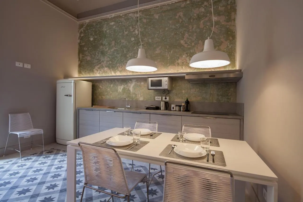 Casa222 - Stylish Apartment La Spezia Old Town - 5' Station To Cinque Terre