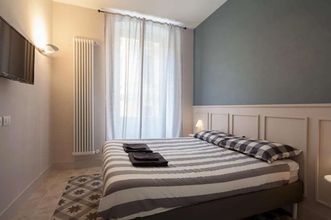 Casa222 - Stylish Apartment La Spezia Old Town - 5' Station To Cinque Terre Italy